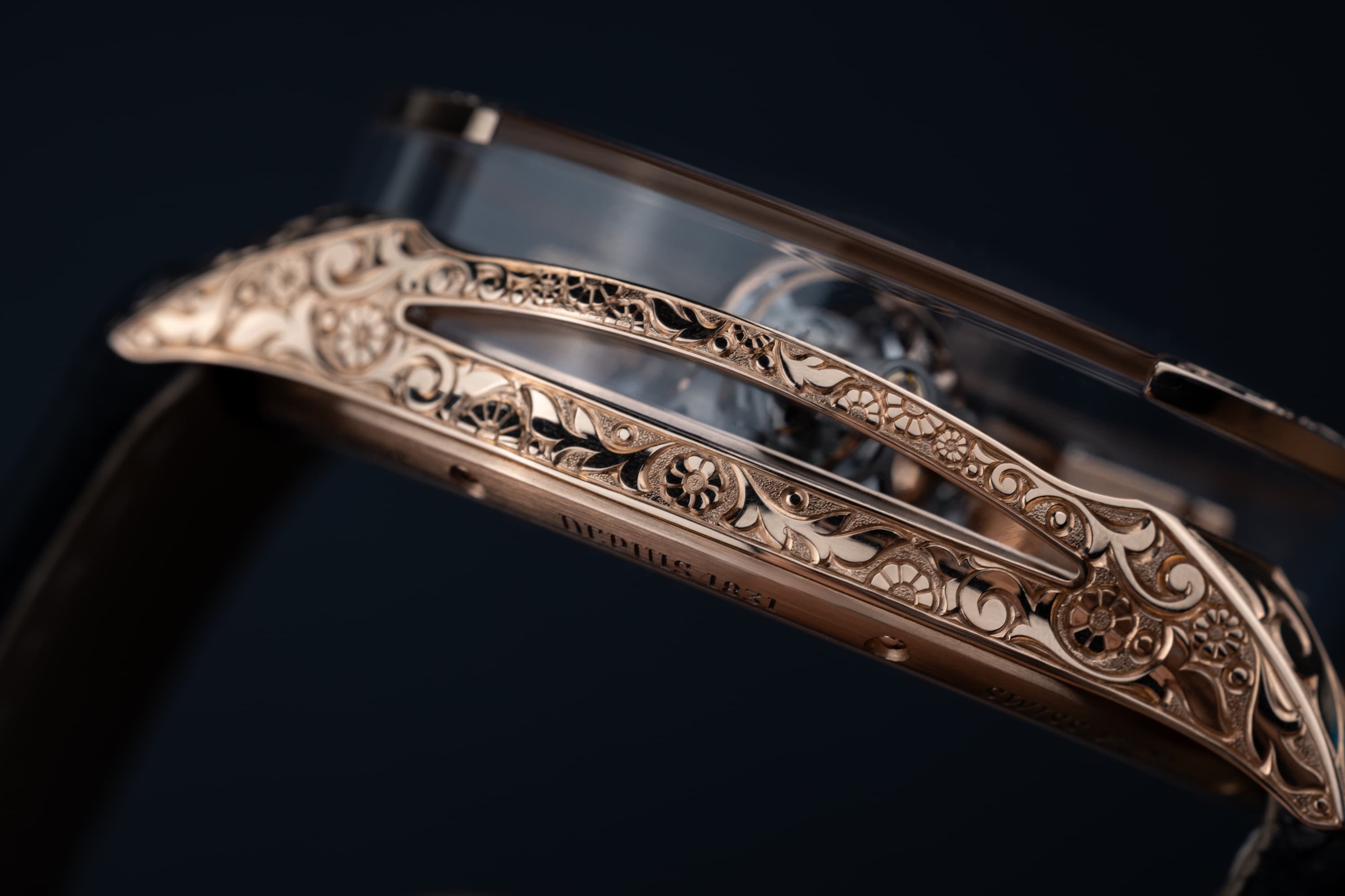 Henri Grandjean Carved Rose Gold case profile