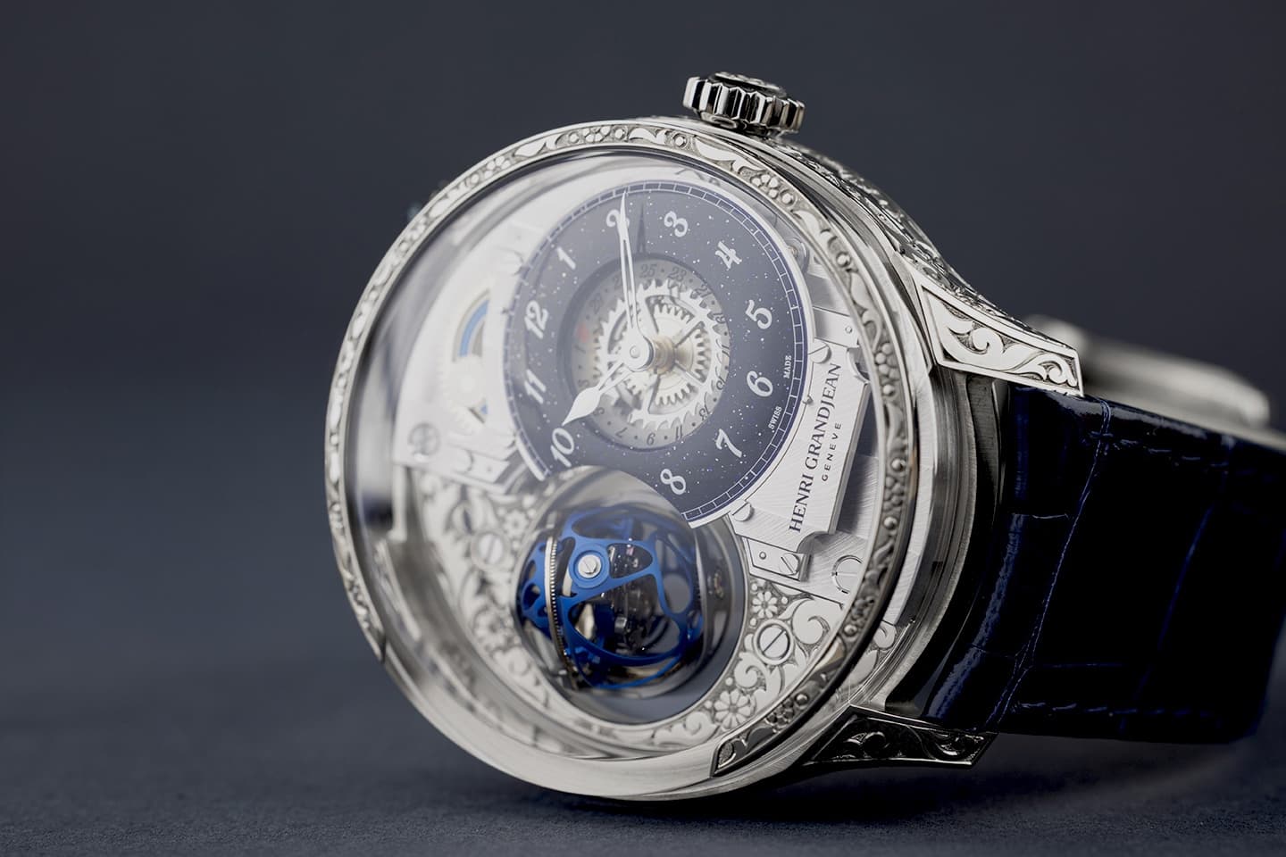 In-house calibre with rhodium finishing