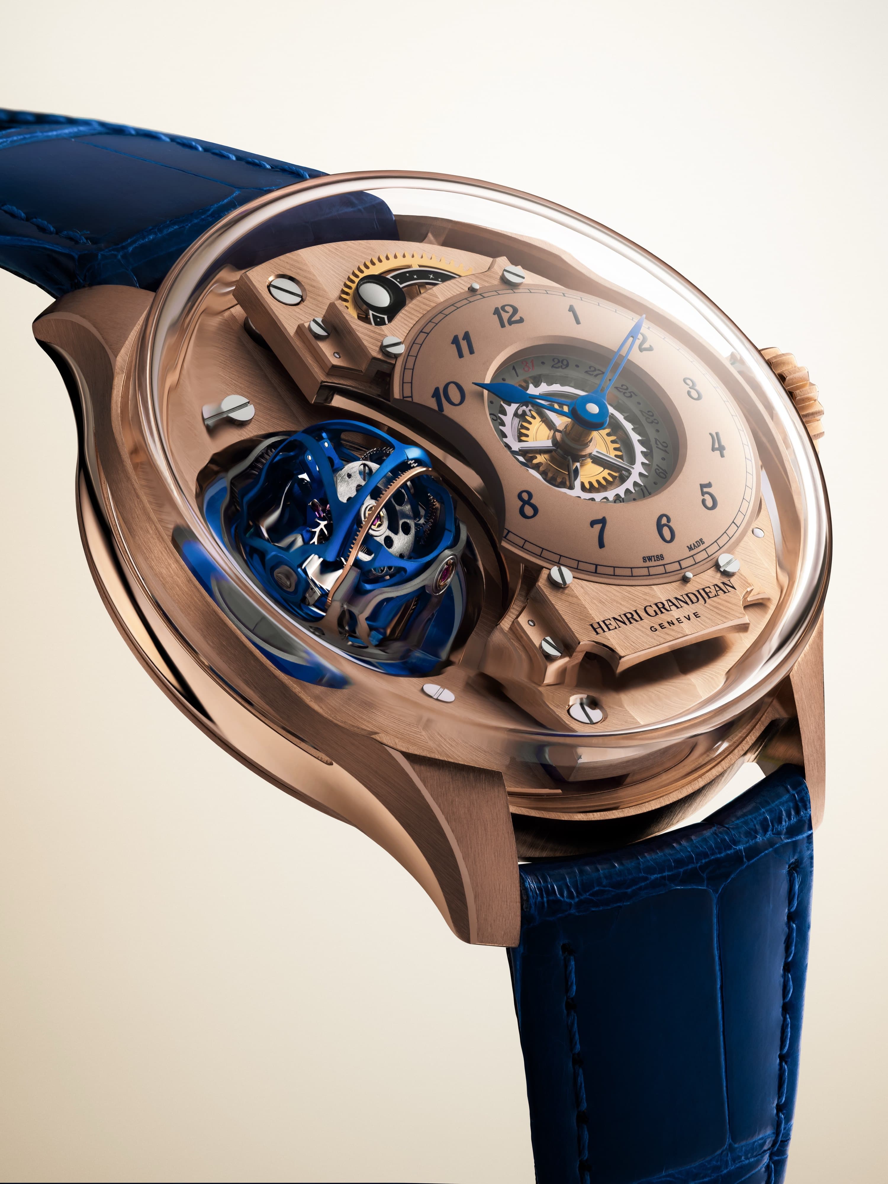 5N rose gold case with polished finishing, three-quarter view