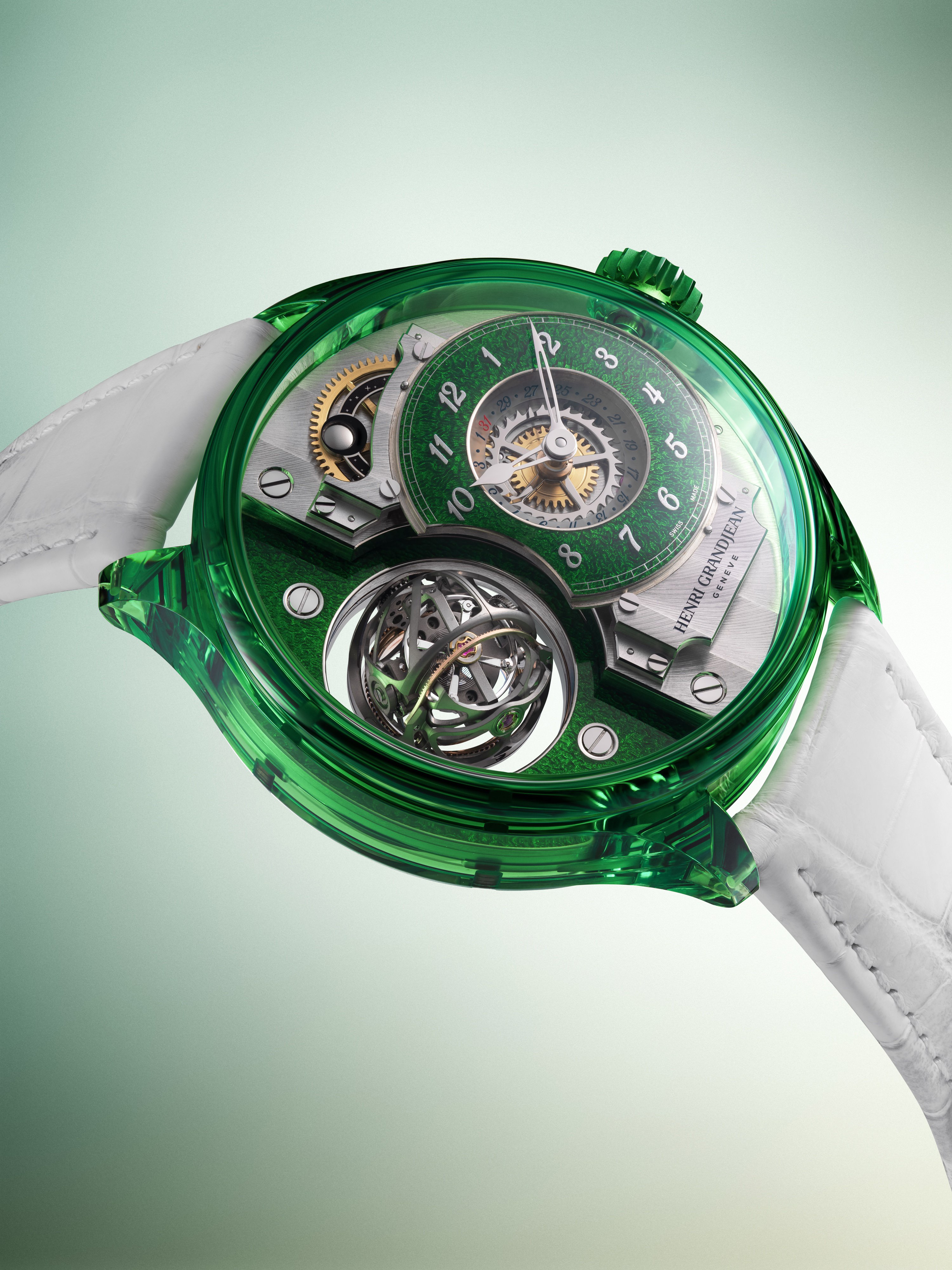 Green sapphire case, three-quarter view