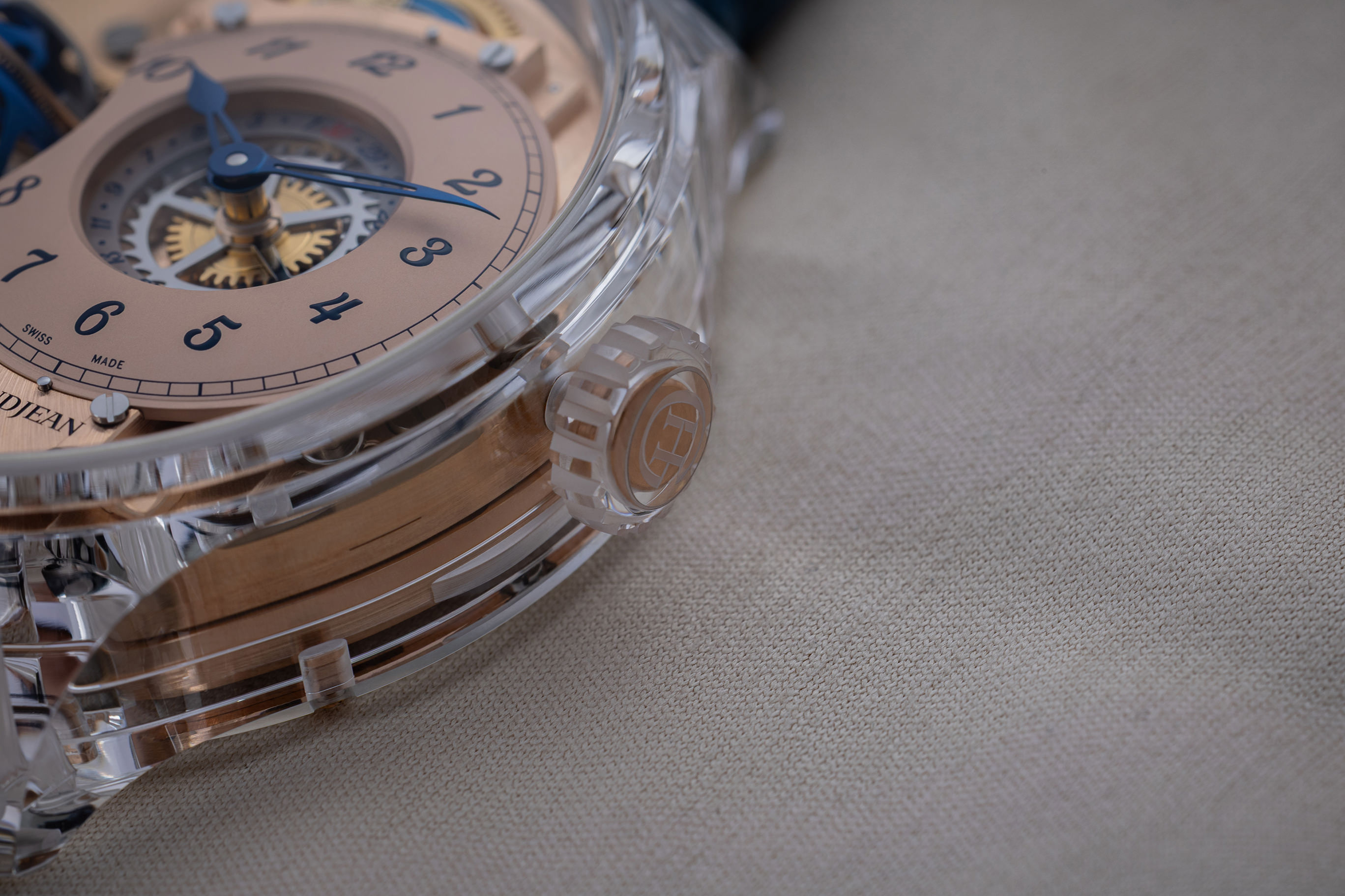 White sapphire crown and case detail
