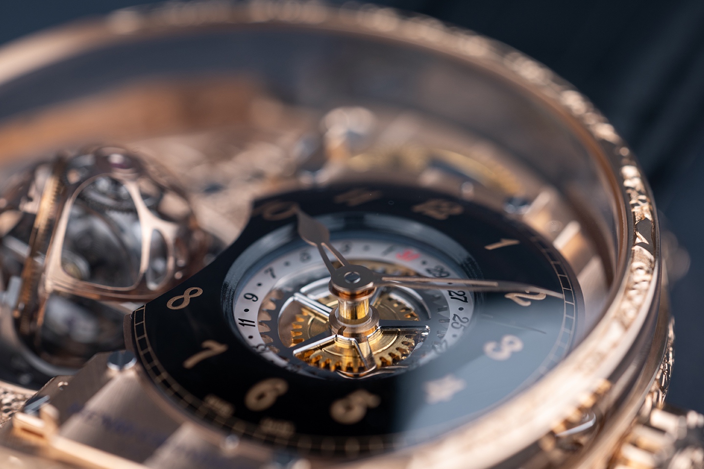 Rose gold hands detail