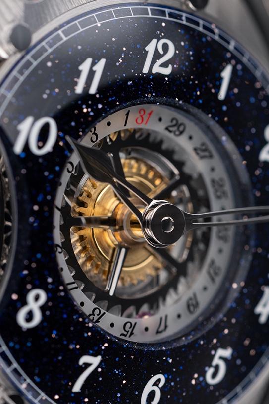 Aventurine dial close-up