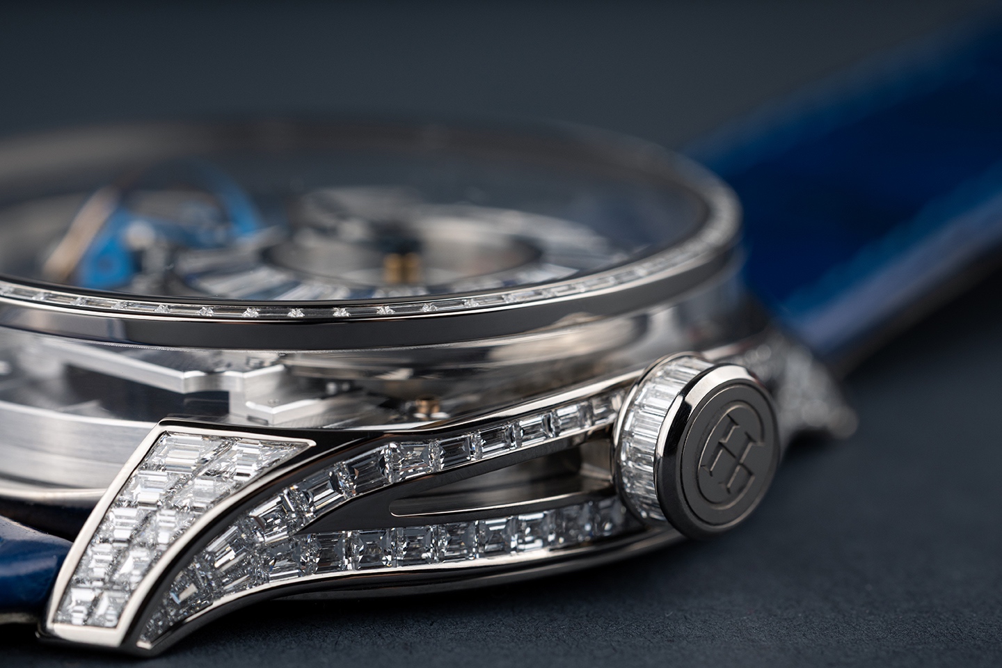 Diamond-set case finishing detail